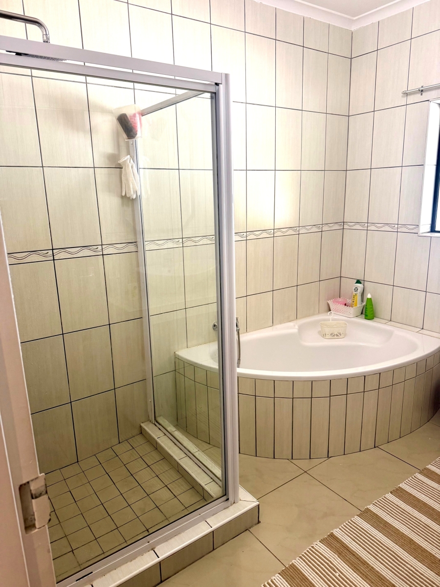 3 Bedroom Property for Sale in Die Wingerd Western Cape